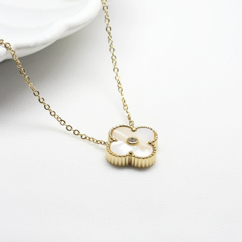 VAN CLEEF & ARPELS GOLD PLATED PENDANT