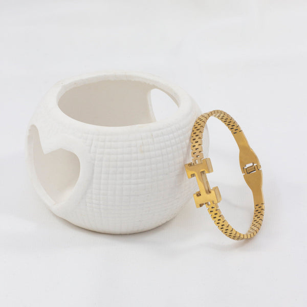 Buy H-Unique Style Golden Bracelete Online in Pakistan