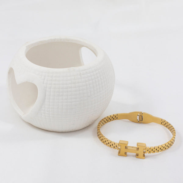 H-Unique Style Golden Bracelete